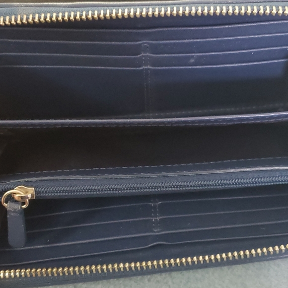 Coach Wallet - Picture 5 of 8